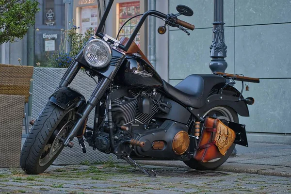 Harley Davidson Auf Einem Parkplatz — Stockfoto