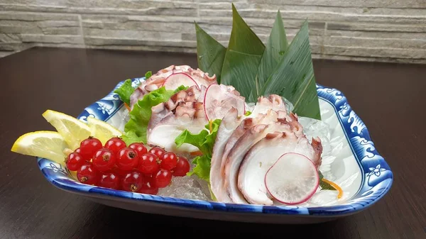 Close Uma Tigela Frutos Mar Restaurante Japonês — Fotografia de Stock