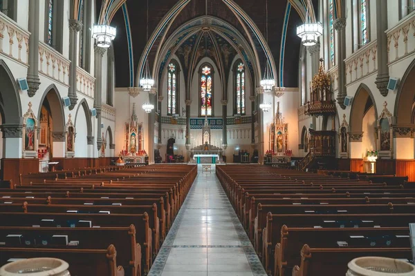 Wnętrze Kościoła Jana Ewangelisty Indianapolis Indiana — Zdjęcie stockowe