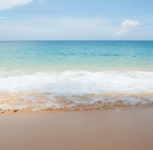Зображення Бульбашкових Білих Хвиль Русі Пляжі — стокове фото