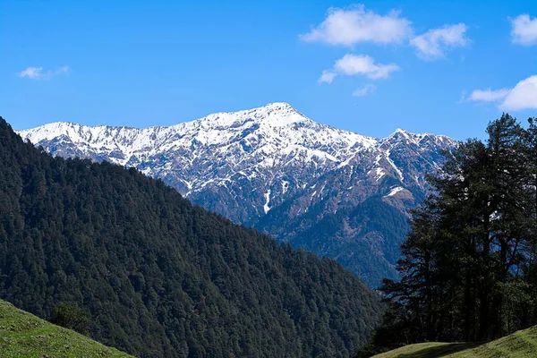 Une Belle Vue Sur Les Montagnes Enneigées Ciel Bleu Uttarakhand — Photo