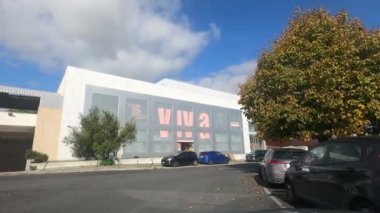 Prior Velho, Lizbon 'daki ev için çevrimiçi çeşitli malzemelerden oluşan canlı bir mağaza fotoğrafı.