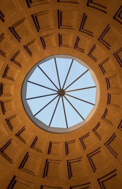Münih 'teki Glyptothek binasının güzel alçak açısı arka plan kullanımı için mükemmel.