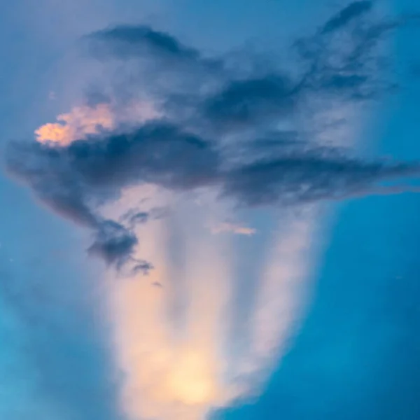Vackra Moln Och Solljus Himlen — Stockfoto