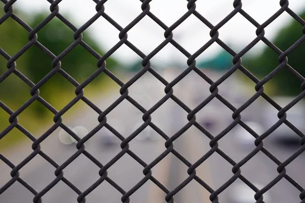 Κοντινή Θέα Ενός Ασημένιου Συρμάτινου Φράχτη Δημιουργεί Ένα Μοτίβο Φόντου — Φωτογραφία Αρχείου