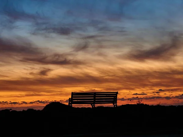 Isolated Bench Cloudy Beautiful Sunset Background — Stock Photo, Image