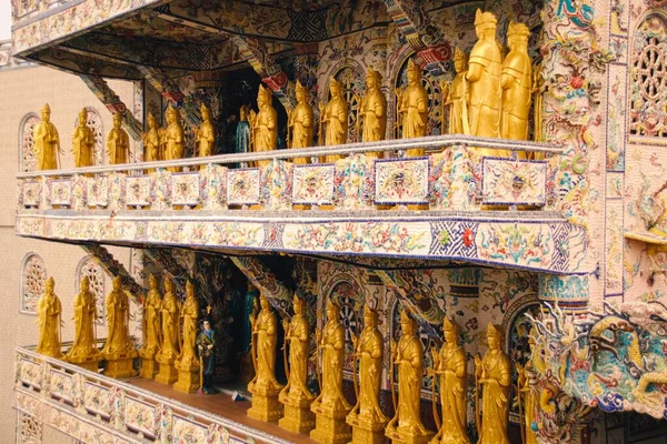 Statues Bouddha Avalokiteshvara Dans Sanctuaire Linh Phuoc Pagode Lat Vietnam — Photo