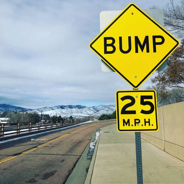 Close Shot Bump Sign Mountains Road Rail — Stock Photo, Image