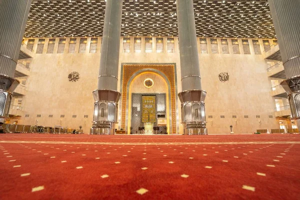 Ένα Εσωτερικό Της Istiqlal Τζαμί Τζακάρτα Στην Ινδονησία — Φωτογραφία Αρχείου