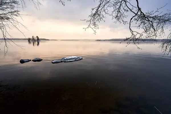 Zachód Słońca Spokojne Jezioro Zimowy Dzień — Zdjęcie stockowe