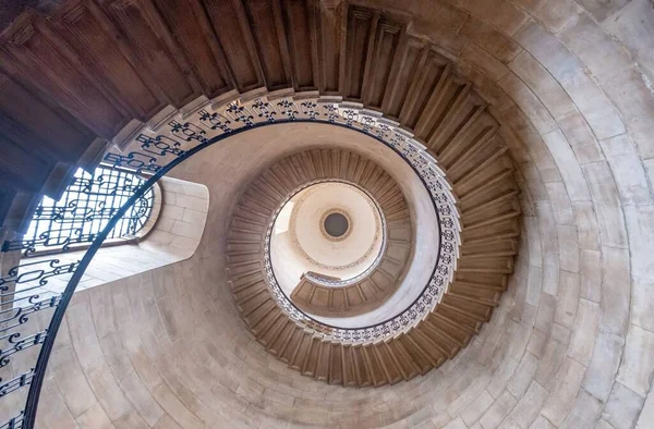 英国ロンドンのセント ポール大聖堂のディーンの螺旋階段 — ストック写真