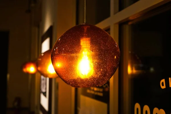 Foyer Sélectif Une Lampe Verre Éclaircissant Doré Maison — Photo