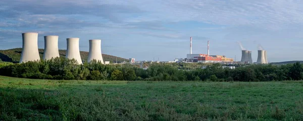 Mochovce Slovakya Daki Bir Nükleer Santralin Panoramik Görüntüsü — Stok fotoğraf
