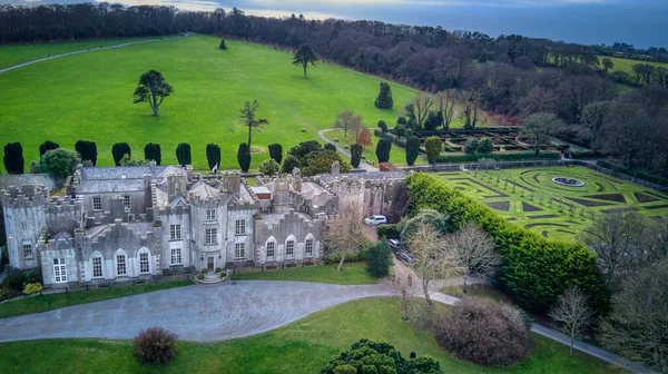 爱尔兰Ardgillan城堡建筑和花园的空中景观 — 图库照片