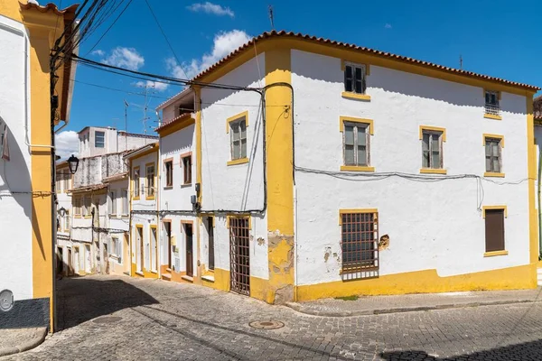 Belo Edifício Pintado Branco Amarelo Área Histórica Cidade Portalegre — Fotografia de Stock