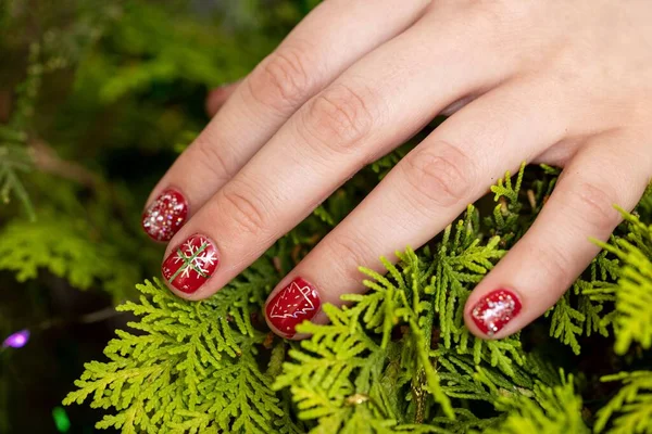 Closeup Red Nail Manicure Design Snowflake Christmas Tree — Stock Photo, Image