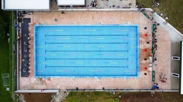 Kosta Rika Bir Açık Hava Fitness Dayanıklılık Yarışmasında Havuz Kenarındaki — Stok fotoğraf