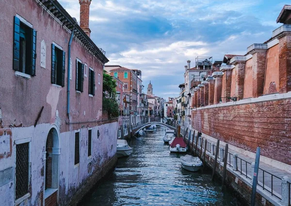 Venedik Güzel Bir Kanal Manzarası — Stok fotoğraf