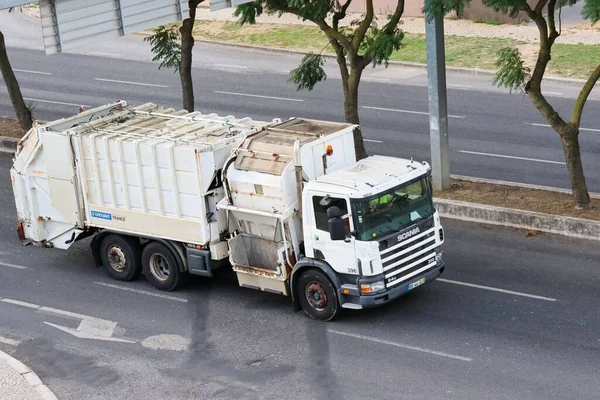 Caminhão Coletor Lixo Cidade Lisboa — Fotografia de Stock