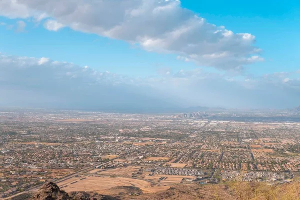 亚利桑那州蓝云天下Mcdowell社区的空中景观 — 图库照片
