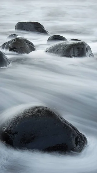 Beautiful Long Exposure Vertical View River Stream Rocks — Stock Photo, Image