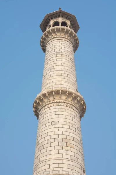 Tiro Vertical Torre Taj Mahal Contra Céu Azul — Fotografia de Stock