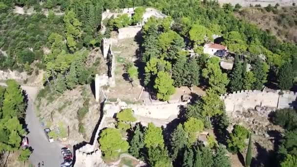 Pandangan Drone Dari Kastil Venetian Nafpaktos Puncak Bukit Tertutup Pohon — Stok Video