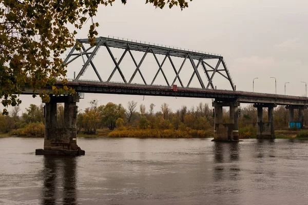 Вечором Міст Через Річку Мозирі Білорусь — стокове фото
