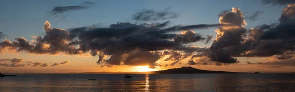 Panoramic Shot Mesmerizing Cloudy Sunset Sky Sea — Stock Photo, Image