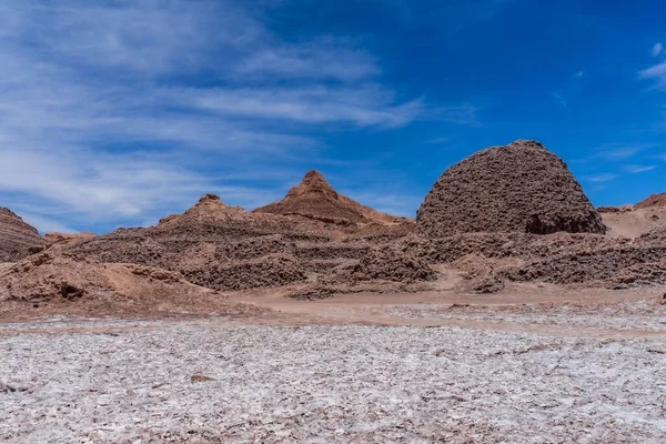Malowniczy Widok Pustynię Atacama Chile Pod Zachmurzonym Błękitnym Niebem — Zdjęcie stockowe