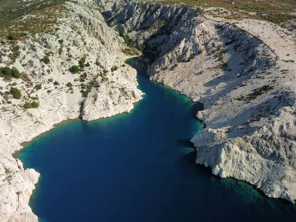Aerial Shot Zavratnica Bay Rocky Lands Surrounding Waters Adriatic — Stock Photo, Image