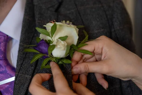 結婚式の花のボタンの穴のクローズアップショット — ストック写真