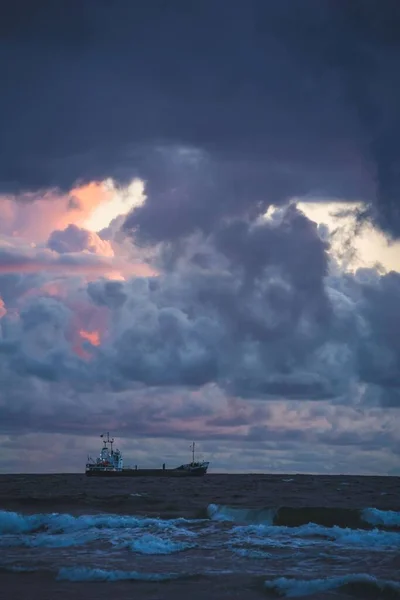 Vertical Shot Industrial Ship Sailing Water Sunset — Stock Photo, Image