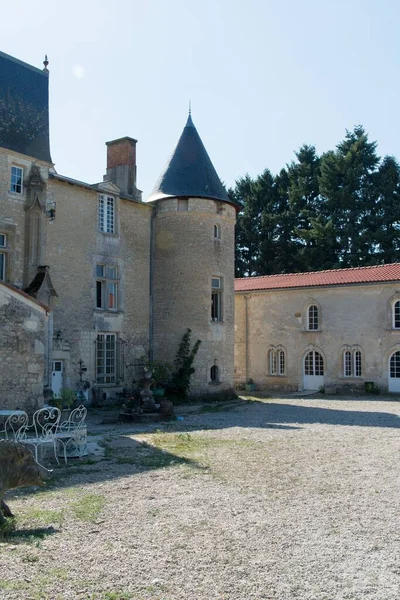 Uma Foto Vertical Histórico Castelo Terre Neuve Seus Jardins Fontenay — Fotografia de Stock