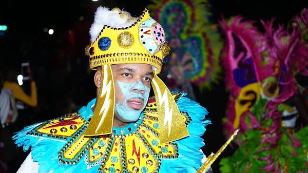 Hombre Con Traje Tradicional Durante Desfile Junkanoo Las Bahamas —  Fotos de Stock