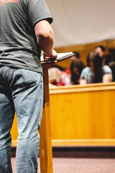 Male Preaching Praying People While Holding Pulpit — Stock Photo, Image