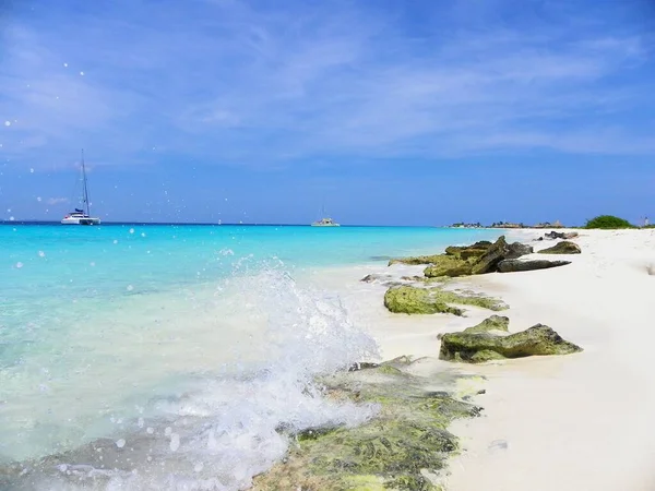 Μια Όμορφη Θέα Της Ακτής Του Νησιού Little Curacao Βάρκες — Φωτογραφία Αρχείου