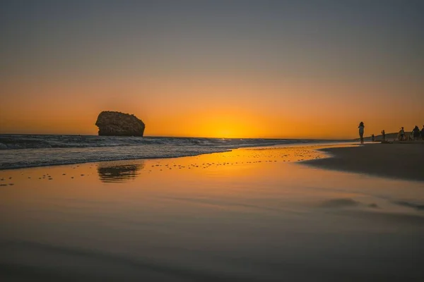 Удивительный Вид Оранжевое Небо Над Морем Закате — стоковое фото