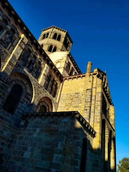 Vertikal Bild Utsidan Abbatiale Saint Austremoine Romanesque Kyrka Issoire Frankrike — Stockfoto