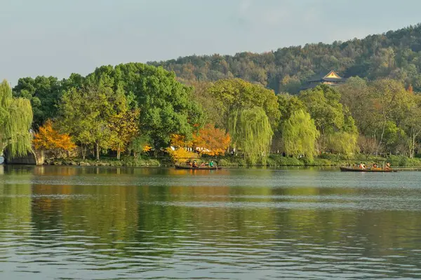 Barevné Podzimní Javory Břehu Západního Jezera Hangzhou Čína — Stock fotografie