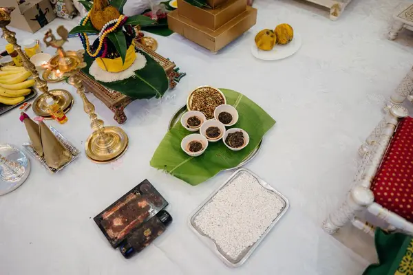 Das Traditionelle Essen Aus Der Indischen Küche Für Besondere Feierlichkeiten — Stockfoto