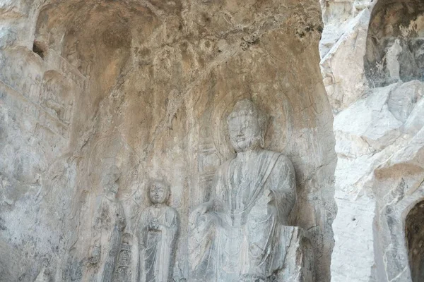 Weiße Buddha Schnitzereien Aus Stein — Stockfoto