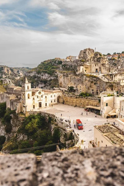 Plano Vertical Hermosa Ciudad Matera Italia Con Viviendas Cuevas Talladas —  Fotos de Stock
