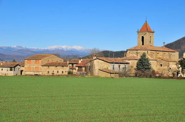 Vista Dos Edifícios Cidade Igreja Els Hostalets Bas Girona Espanha — Fotografia de Stock