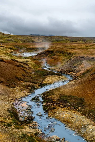 Ένα Μικρό Ποτάμι Και Ιαματικές Πηγές Ατμό Κατά Διάρκεια Της — Φωτογραφία Αρχείου