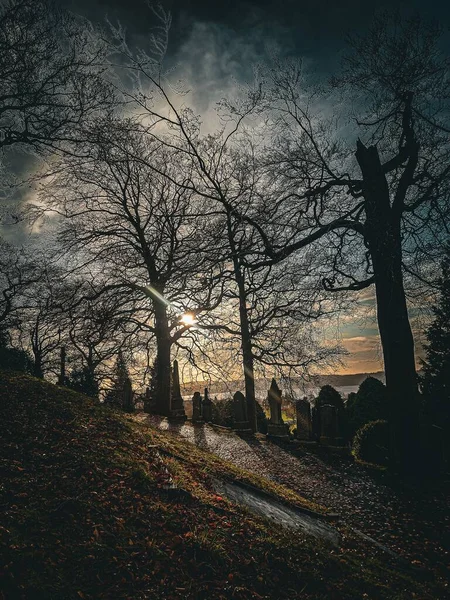 Vertical View Graveyard Gloomy Day Sunset — Stock Photo, Image