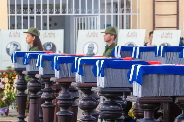 Żołnierze Pogrzebie Poległych Strażaków Pożarze Supercysterny Matanzas Kubie — Zdjęcie stockowe