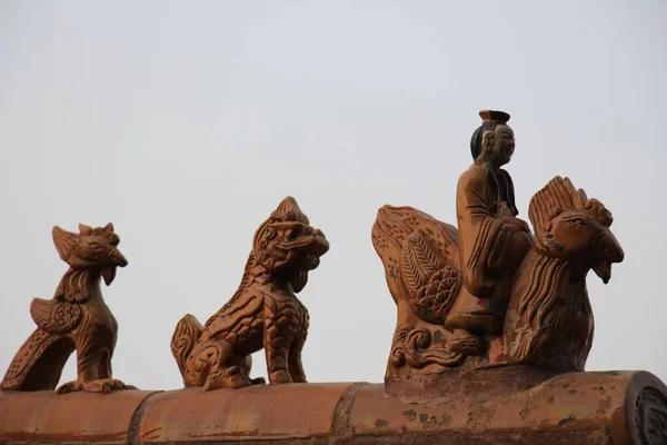 Eine Statuengruppe Auf Einem Gebäude China Peking Verbotene Stadt — Stockfoto