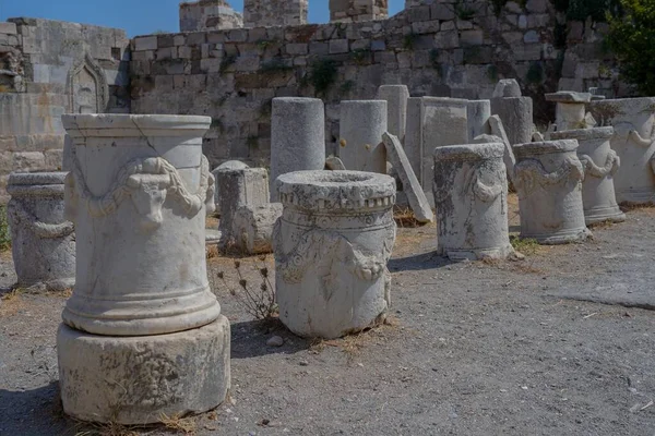 Een Schilderachtig Uitzicht Oude Historische Sokkels Een Verwoest Kasteel Griekenland — Stockfoto