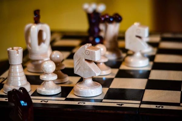 Closeup Chessboard Black White Figures Blurred Background — Stock Photo, Image